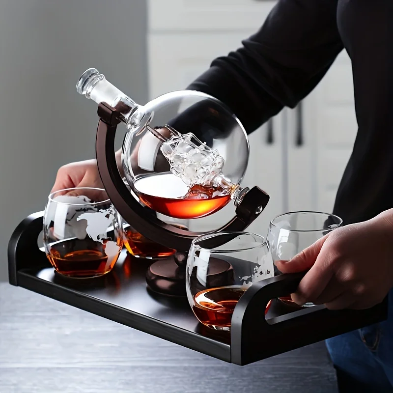 Globe Shaped Whiskey Decanter  - Whiskey Stone Set recension och pris