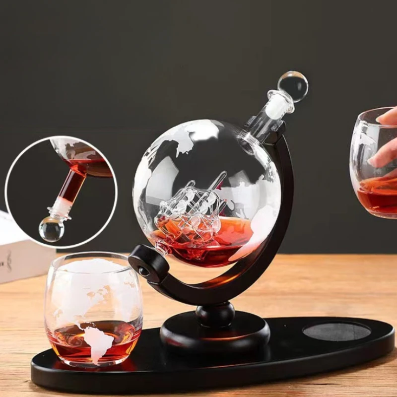 Globe Shaped Whiskey Decanter  - Whiskey Stone Set recension och pris